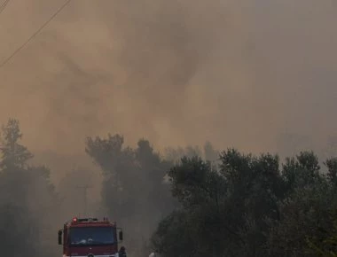 Και ο οικισμός Σταυρός εκκενώθηκε στην Εύβοια